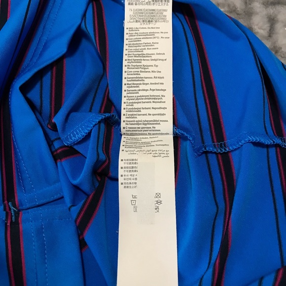 Under Armor ColdBlack Men’s Polo Shirt, Size M, Colour Blue W/ Stripes. - Picture 10 of 10